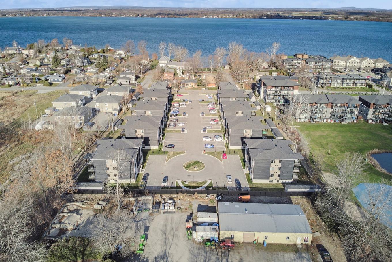 Overall view - 4-2202 Boul. Du Bord-De-L'Eau, Salaberry-De-Valleyfield, QC - Outdoor With Body Of Water With View