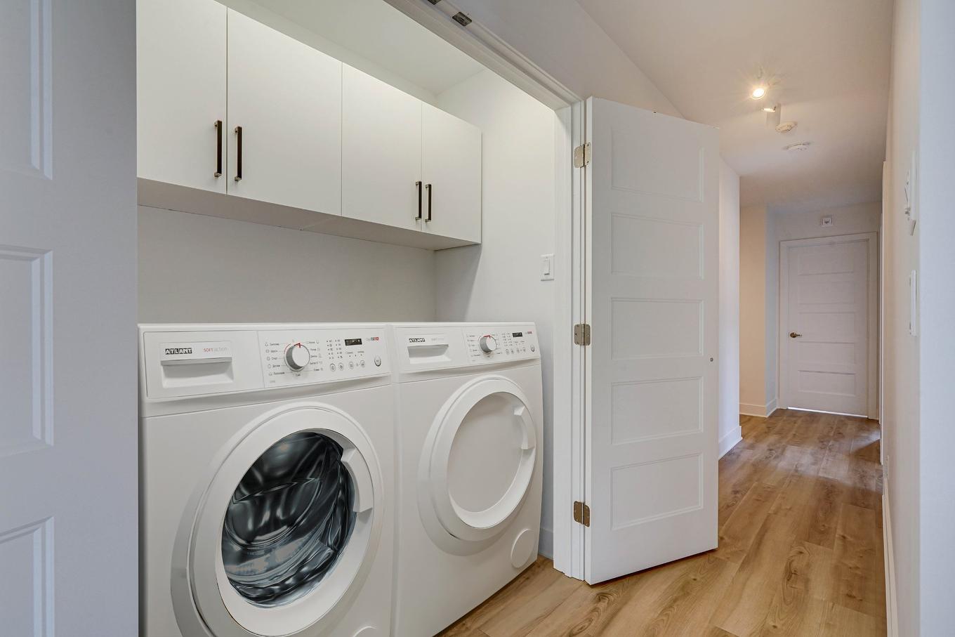 Laundry room - 4-2202 Boul. Du Bord-De-L'Eau, Salaberry-De-Valleyfield, QC - Indoor Photo Showing Laundry Room