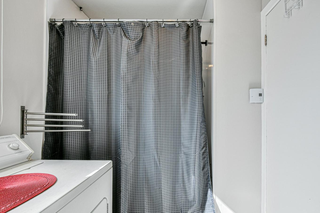 Bathroom - 552 - 556 Rue Chapleau, Saint-Jérôme, QC - Indoor Photo Showing Other Room