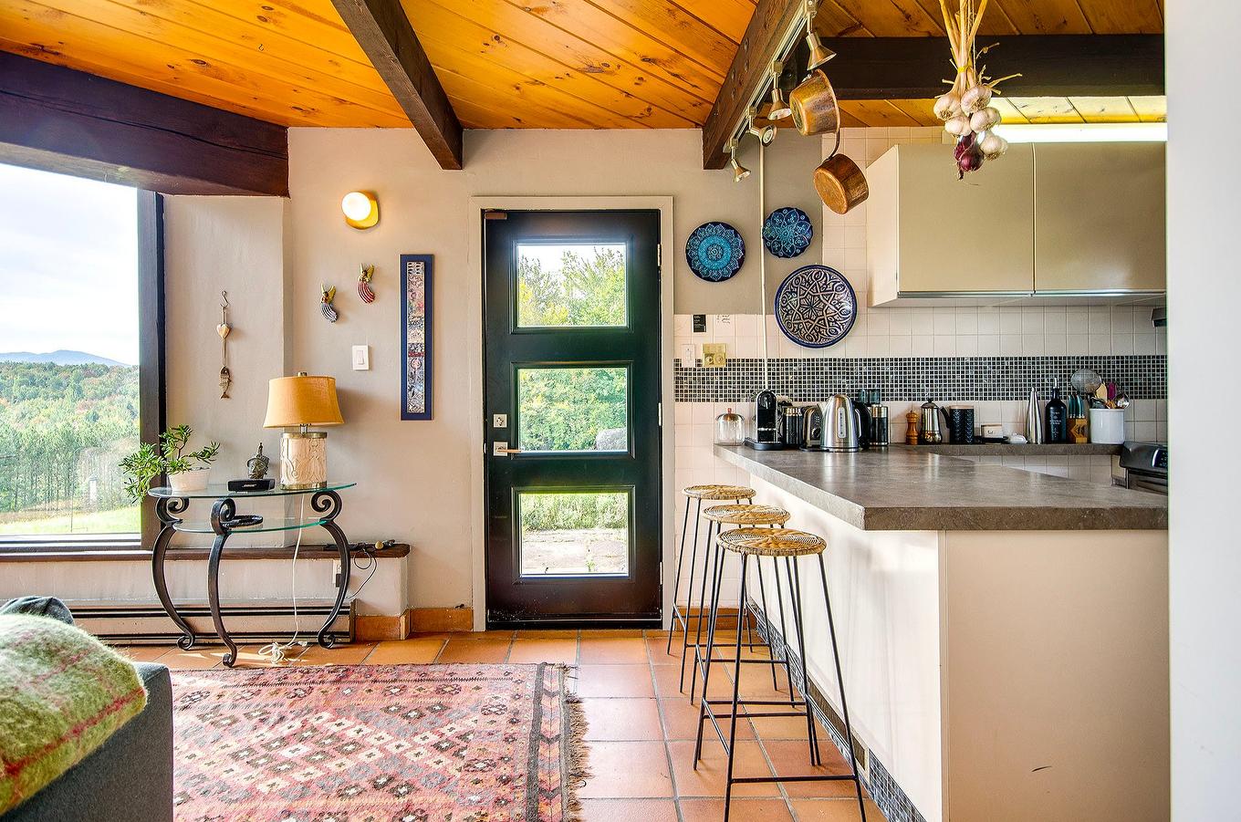 Interior - 2256 Ch. Scenic, Sutton, QC - Indoor Photo Showing Other Room