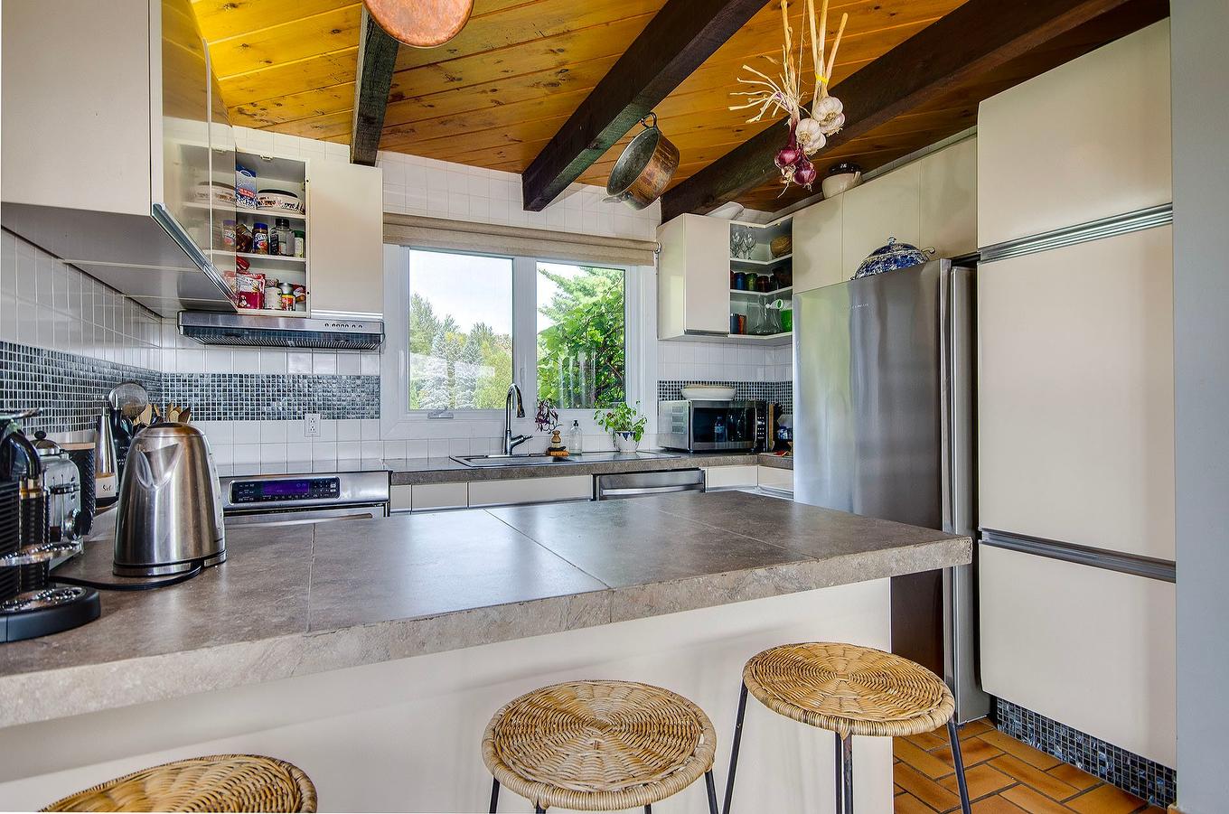 Kitchen - 2256 Ch. Scenic, Sutton, QC - Indoor Photo Showing Kitchen