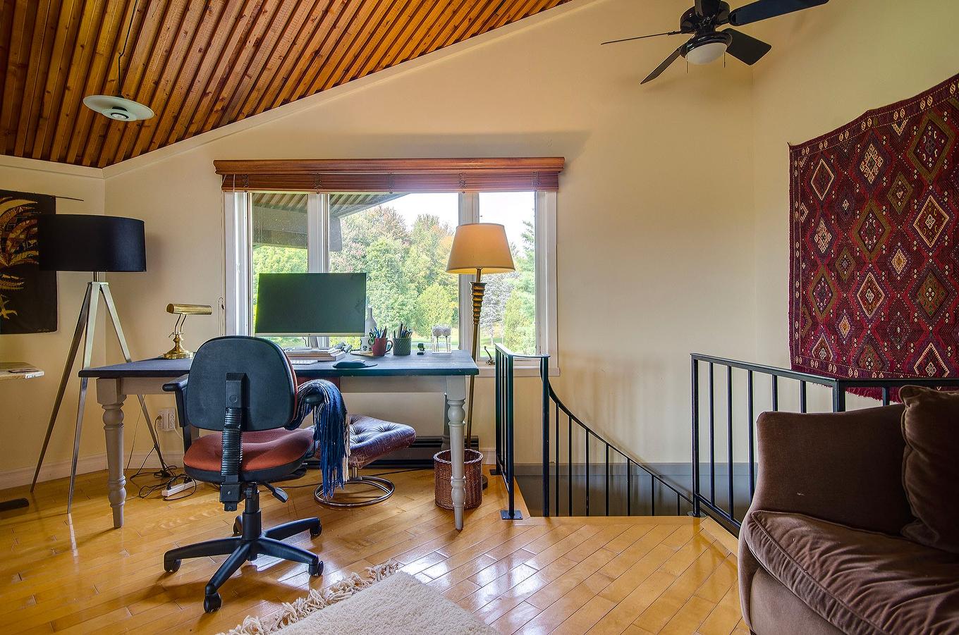 Den - 2256 Ch. Scenic, Sutton, QC - Indoor Photo Showing Office