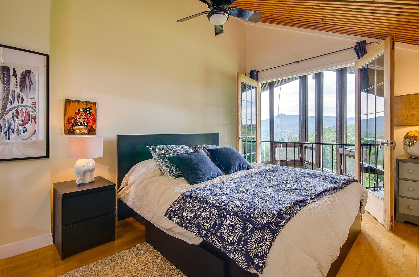 Bedroom - 2256 Ch. Scenic, Sutton, QC - Indoor Photo Showing Bedroom