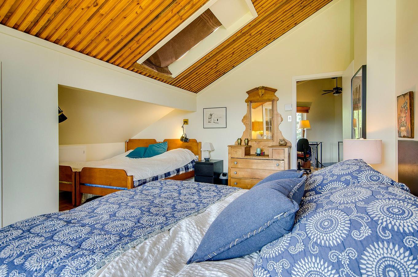 Bedroom - 2256 Ch. Scenic, Sutton, QC - Indoor Photo Showing Bedroom