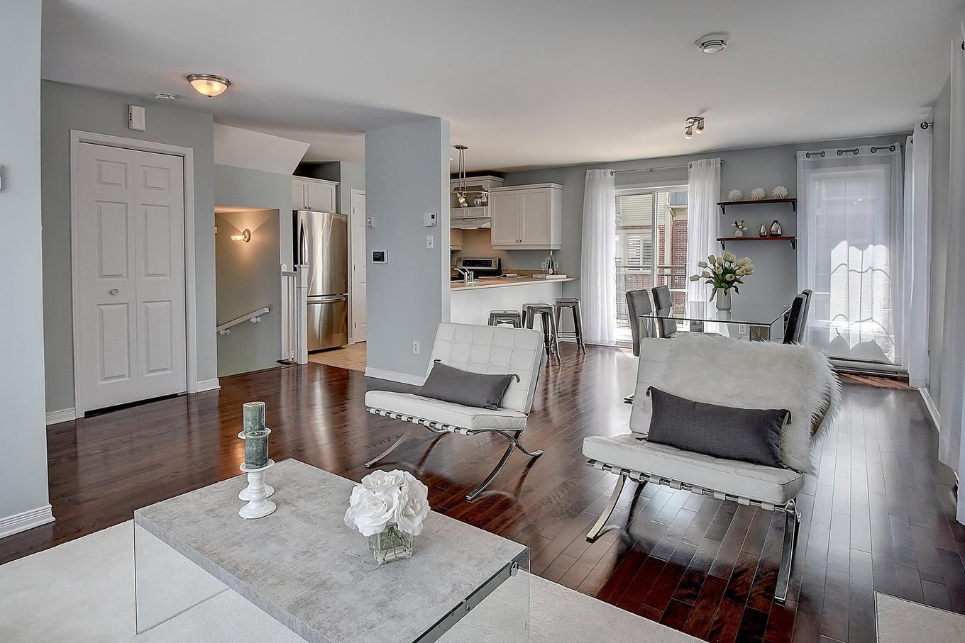 Vue d'ensemble - 8982 Crois. Du Louvre, Brossard, QC - Indoor Photo Showing Living Room