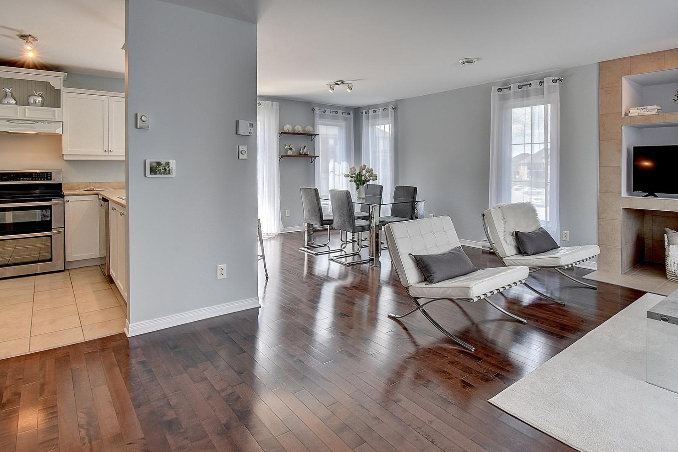 Vue d'ensemble - 8982 Crois. Du Louvre, Brossard, QC - Indoor Photo Showing Living Room
