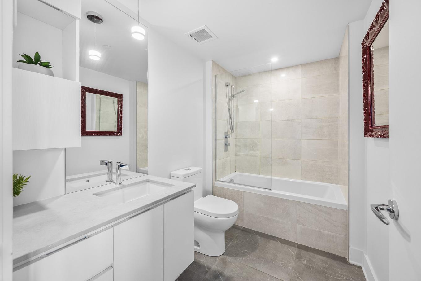 Bathroom - 515-1450 Rue Island, Montréal (Le Sud-Ouest), QC - Indoor Photo Showing Bathroom