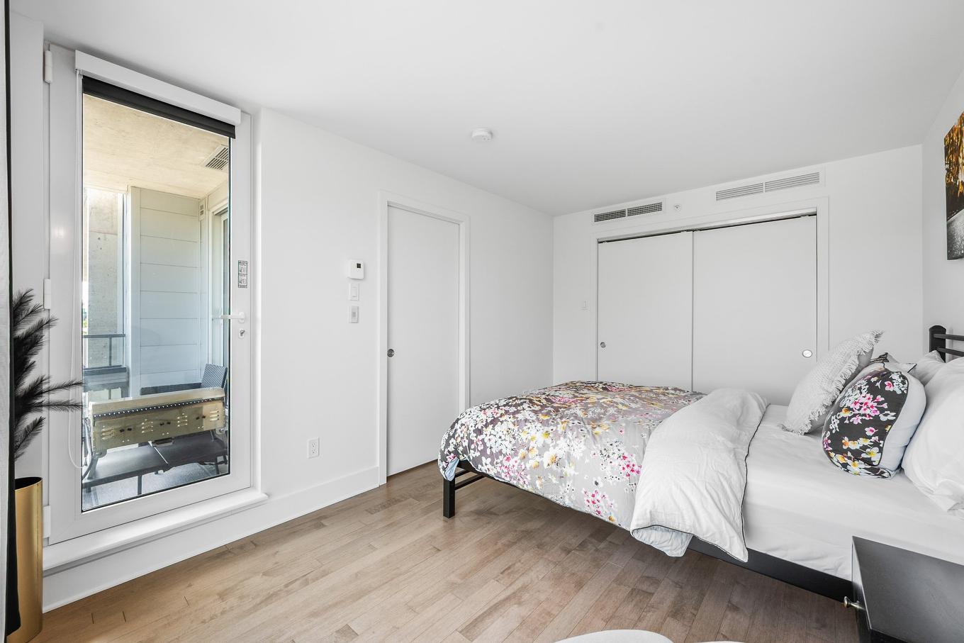 Primary bedroom - 515-1450 Rue Island, Montréal (Le Sud-Ouest), QC - Indoor Photo Showing Bedroom
