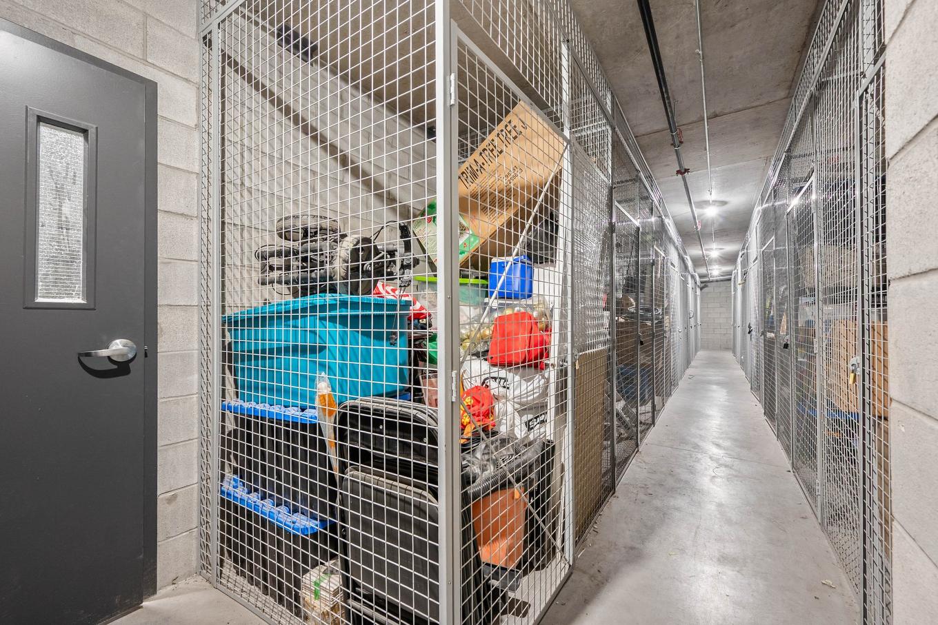 Storage - 515-1450 Rue Island, Montréal (Le Sud-Ouest), QC - Indoor Photo Showing Bathroom
