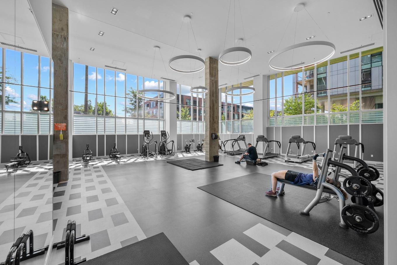Exercise room - 515-1450 Rue Island, Montréal (Le Sud-Ouest), QC - Indoor Photo Showing Gym Room
