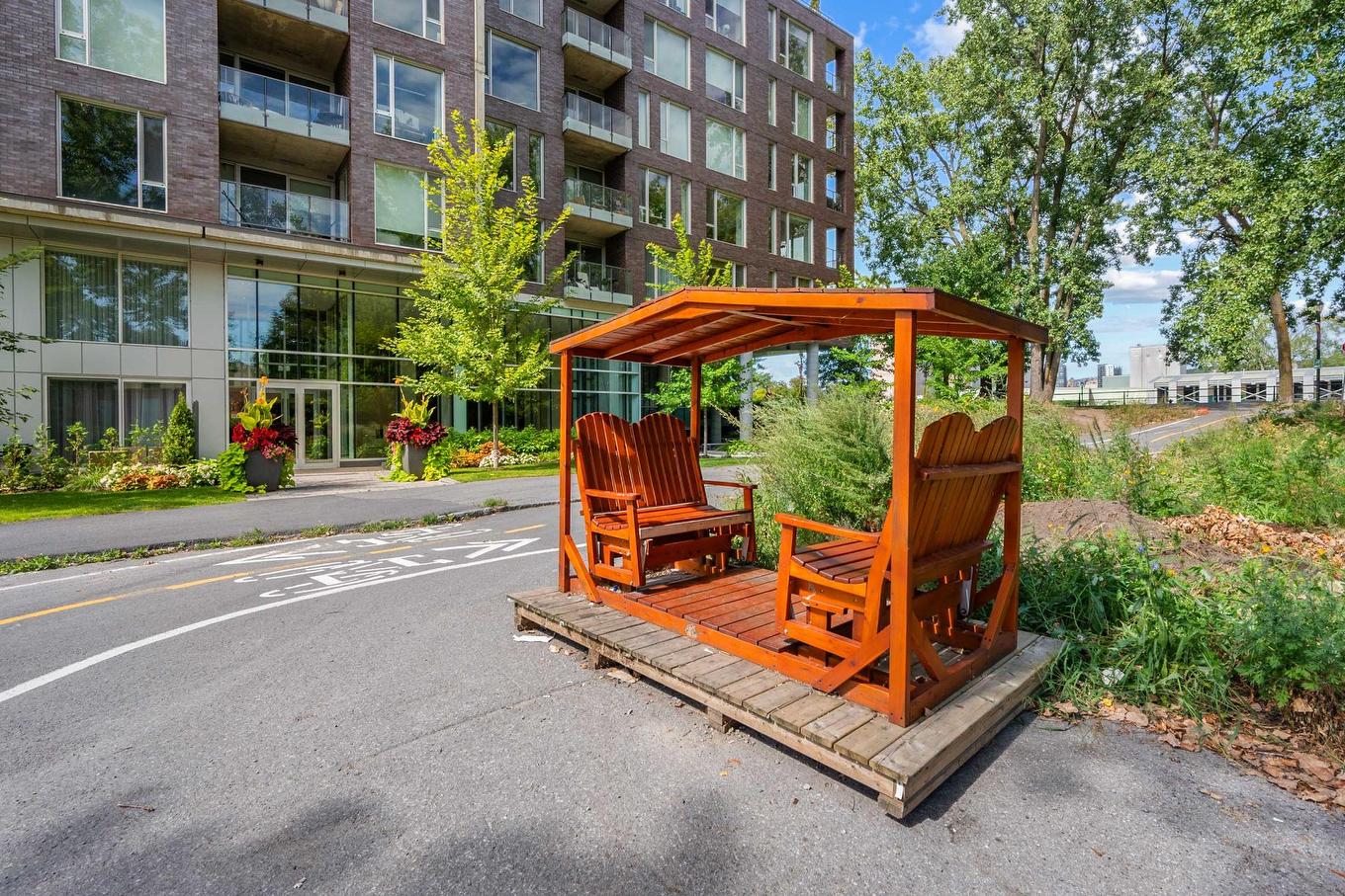 Street - 515-1450 Rue Island, Montréal (Le Sud-Ouest), QC - Outdoor