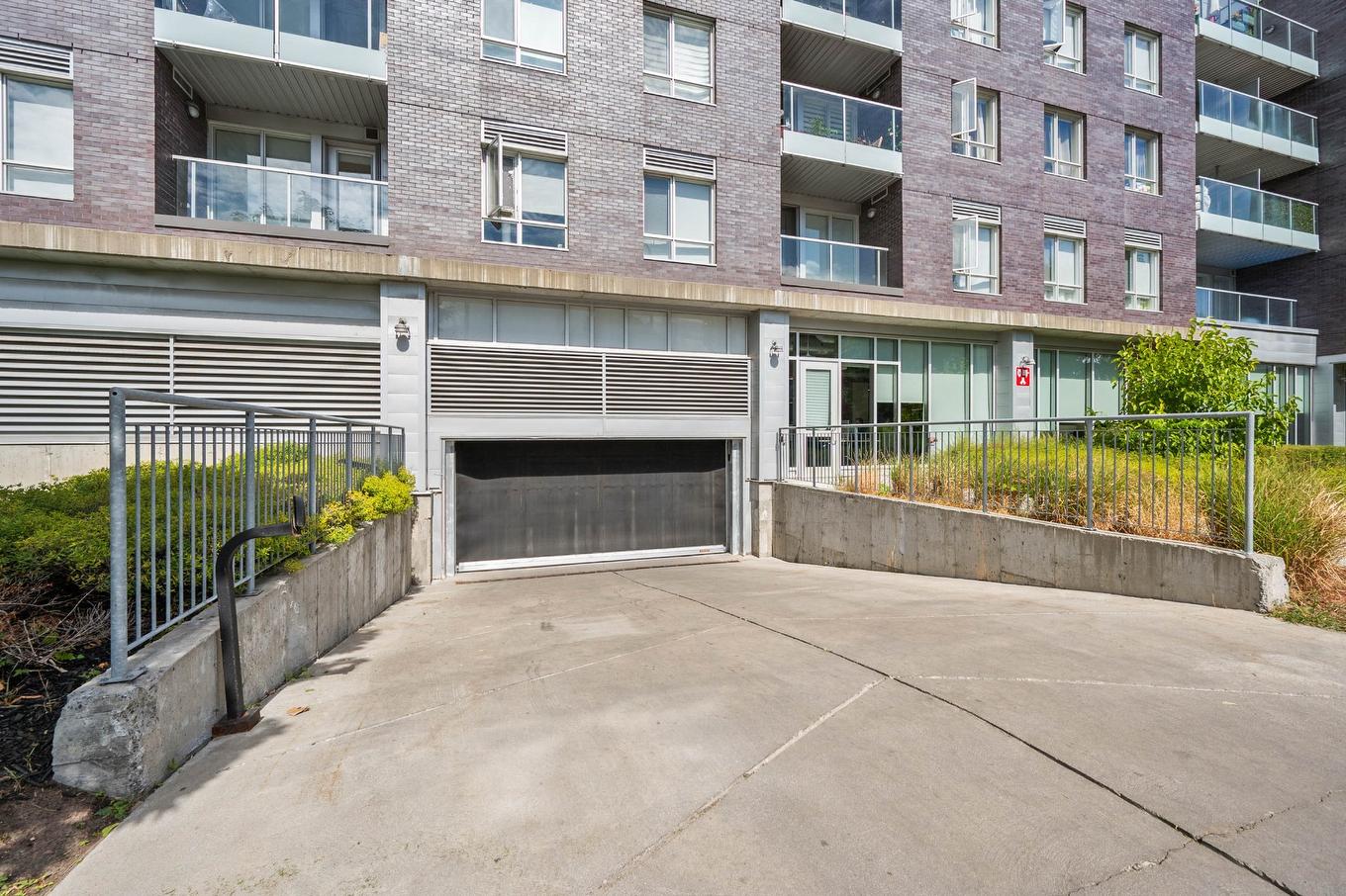 Garage - 515-1450 Rue Island, Montréal (Le Sud-Ouest), QC - Outdoor