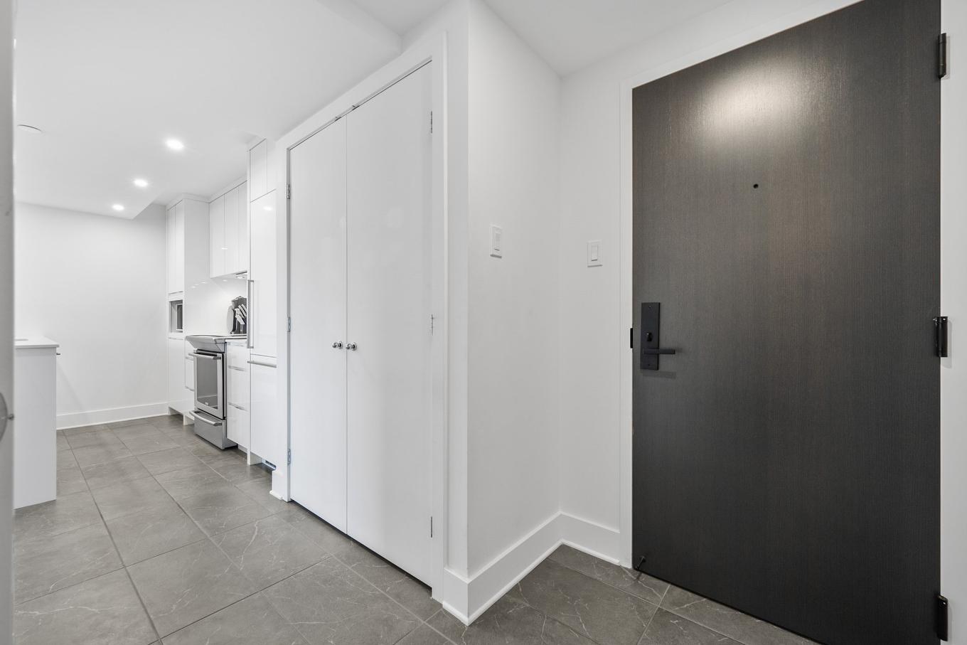 Hall - 515-1450 Rue Island, Montréal (Le Sud-Ouest), QC - Indoor Photo Showing Other Room