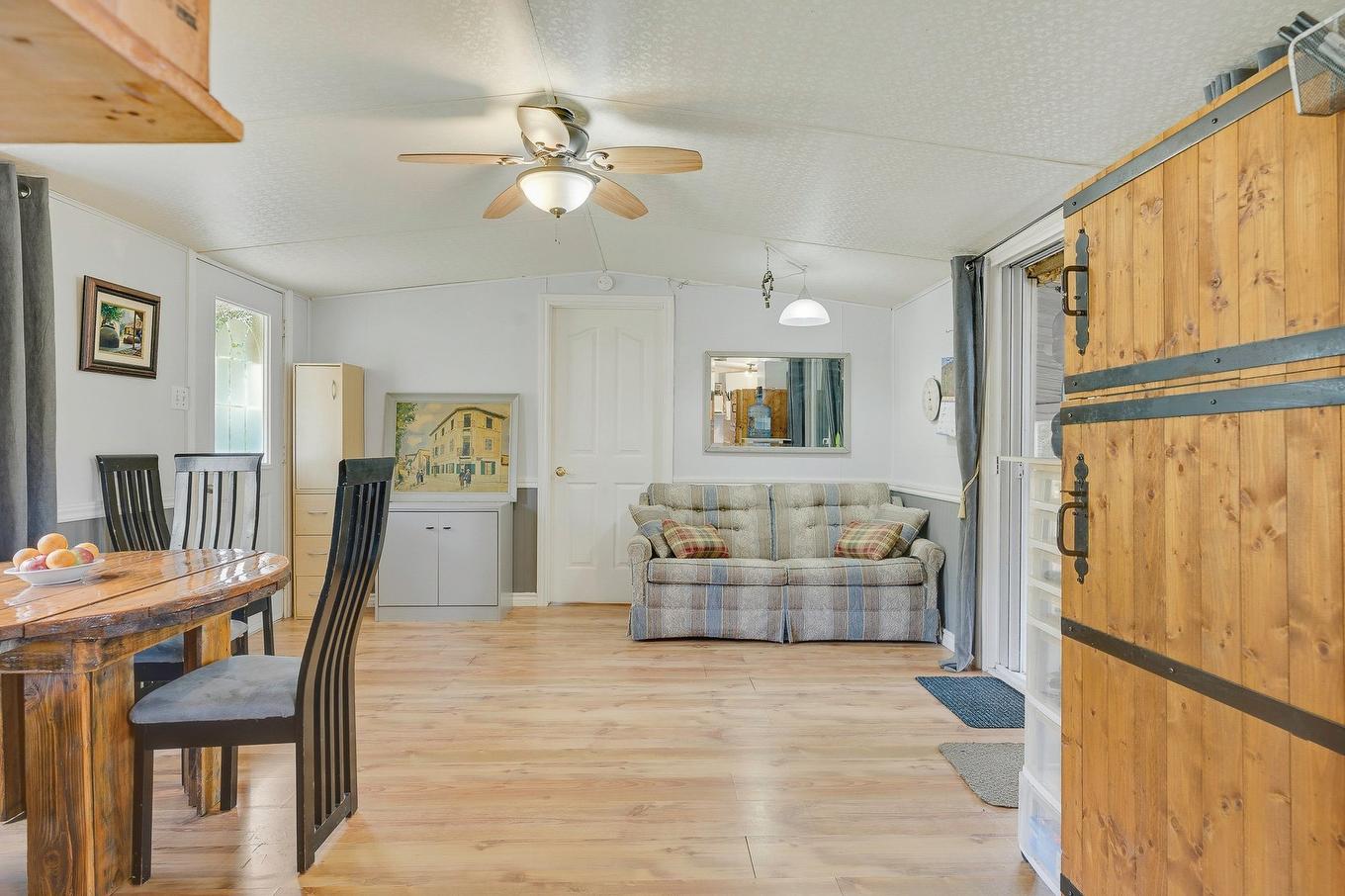 Living room - 198 Ch. De La Source, Lantier, QC - Indoor