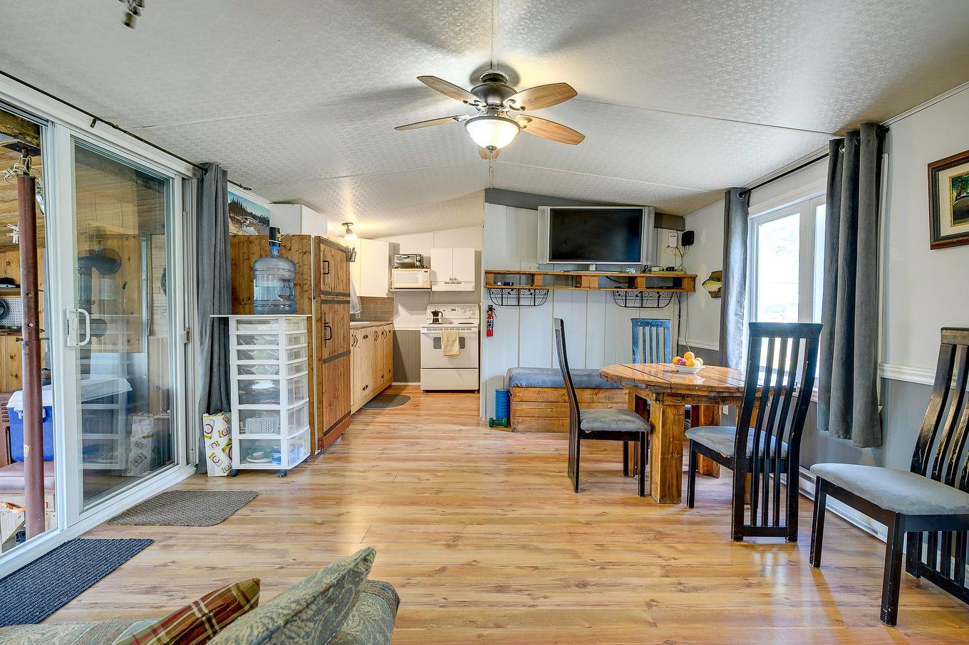 Kitchen - 198 Ch. De La Source, Lantier, QC - Indoor Photo Showing Dining Room