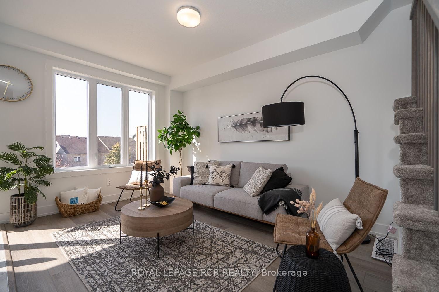 19-690 Broadway Avenue, Orangeville, ON - Indoor Photo Showing Living Room