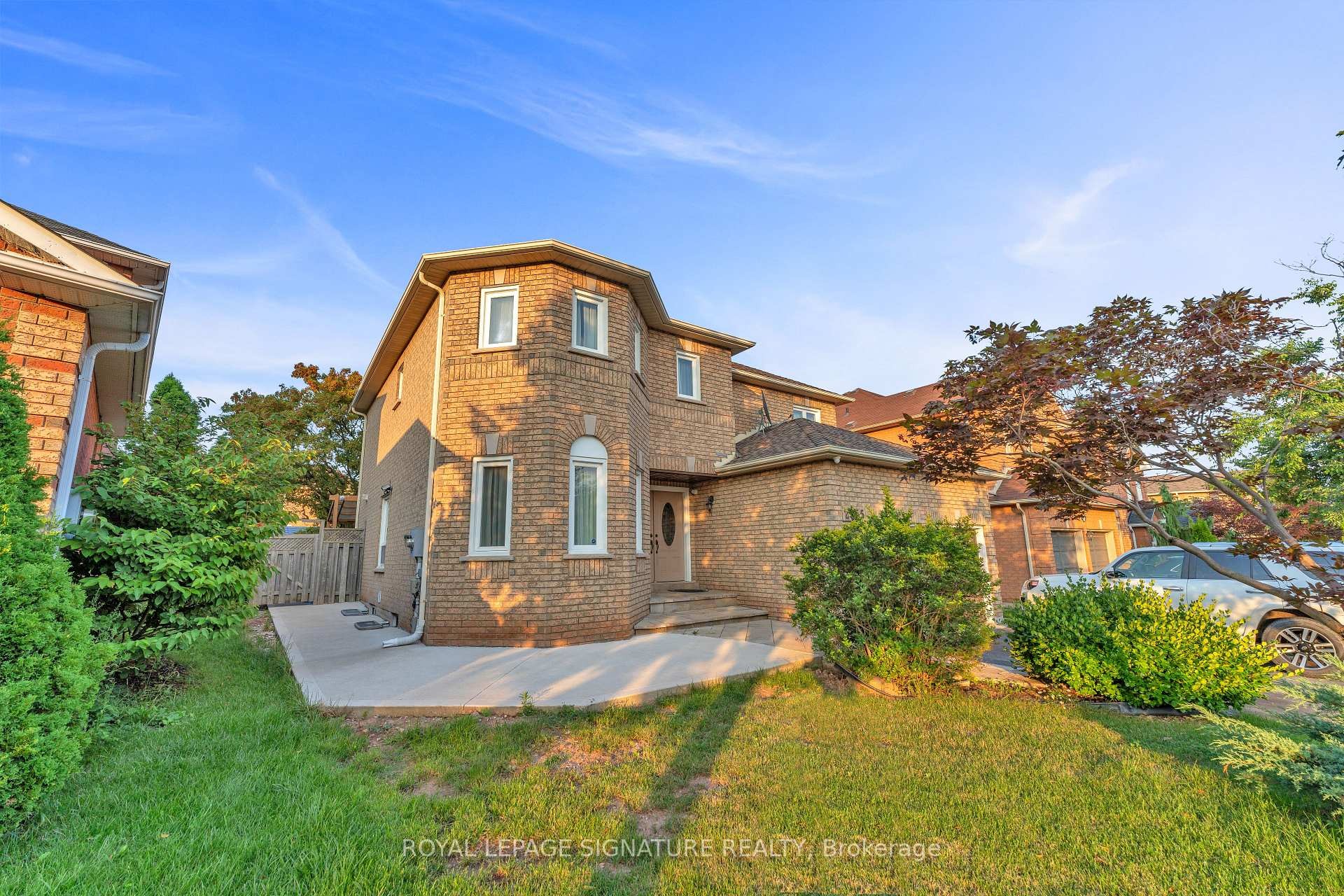 Bsmt-2255 Grand Ravine Drive, Oakville, ON - Outdoor