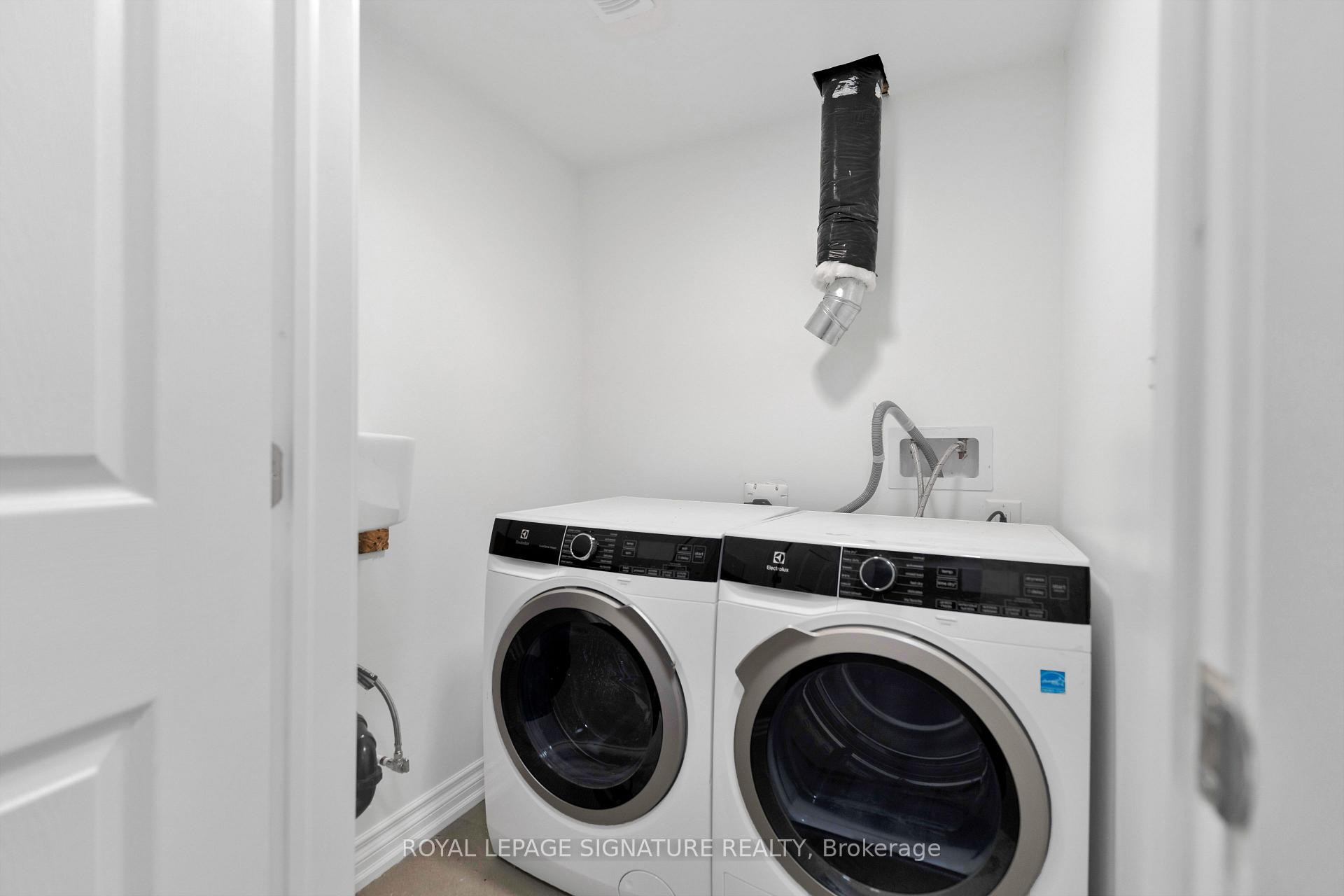 Bsmt-2255 Grand Ravine Drive, Oakville, ON - Indoor Photo Showing Laundry Room