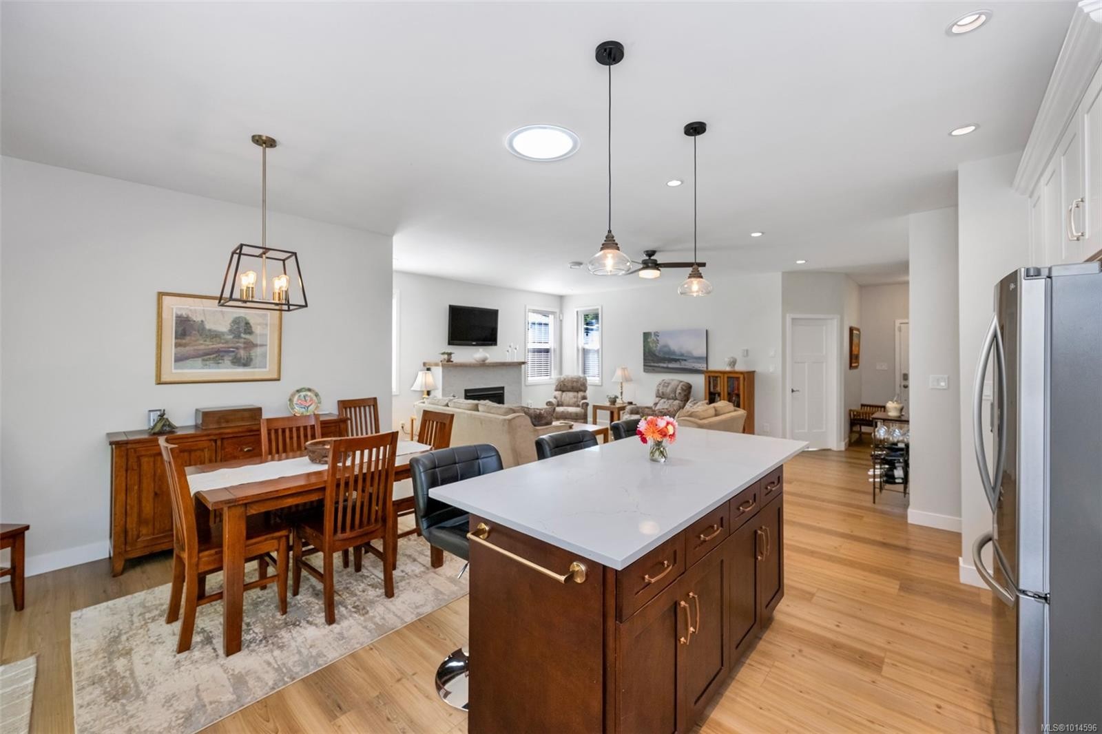 129 Edgewood Dr, Lake Cowichan, BC