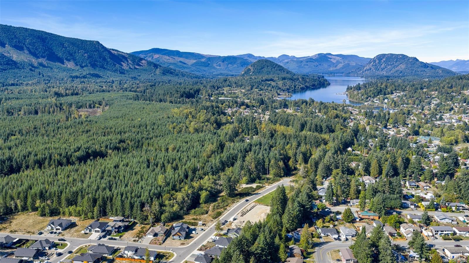 129 Edgewood Dr, Lake Cowichan, BC