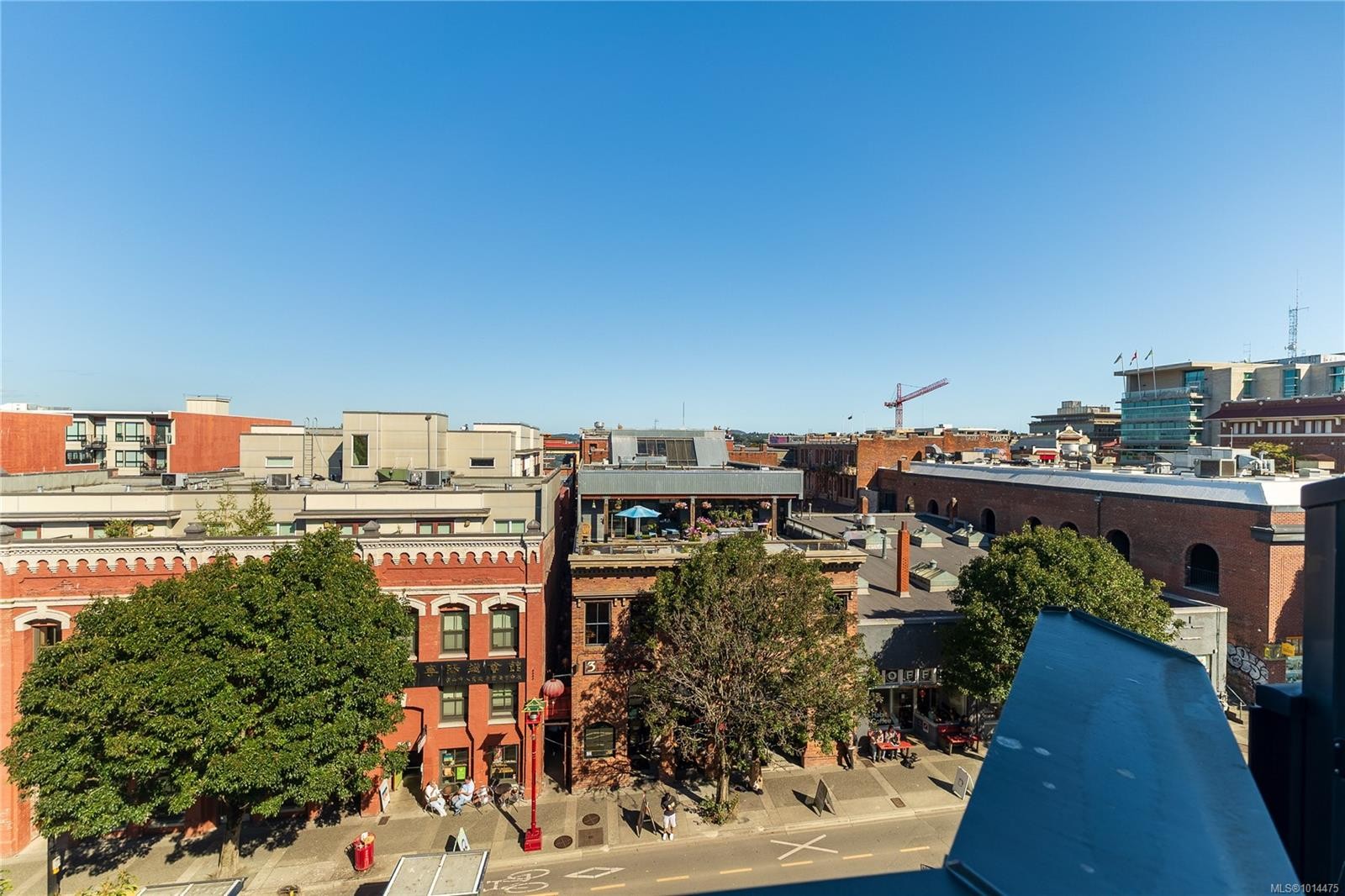 411-595 Pandora Ave, Victoria, BC - Outdoor