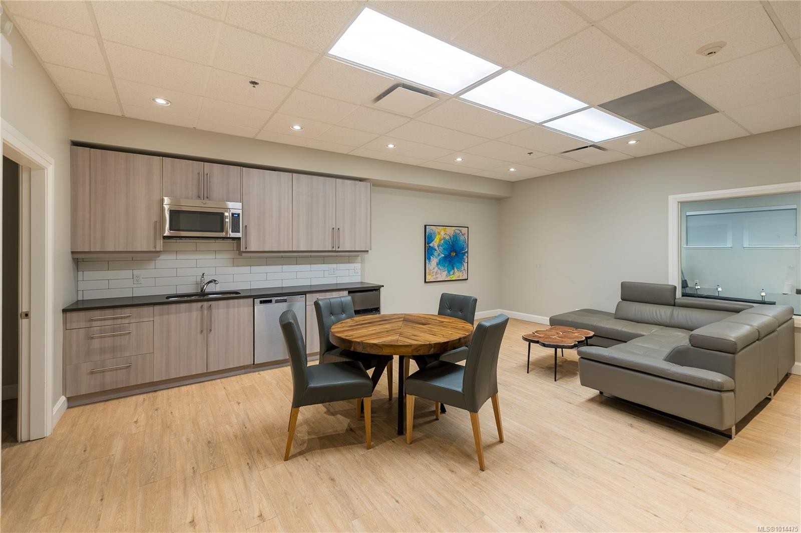 411-595 Pandora Ave, Victoria, BC - Indoor