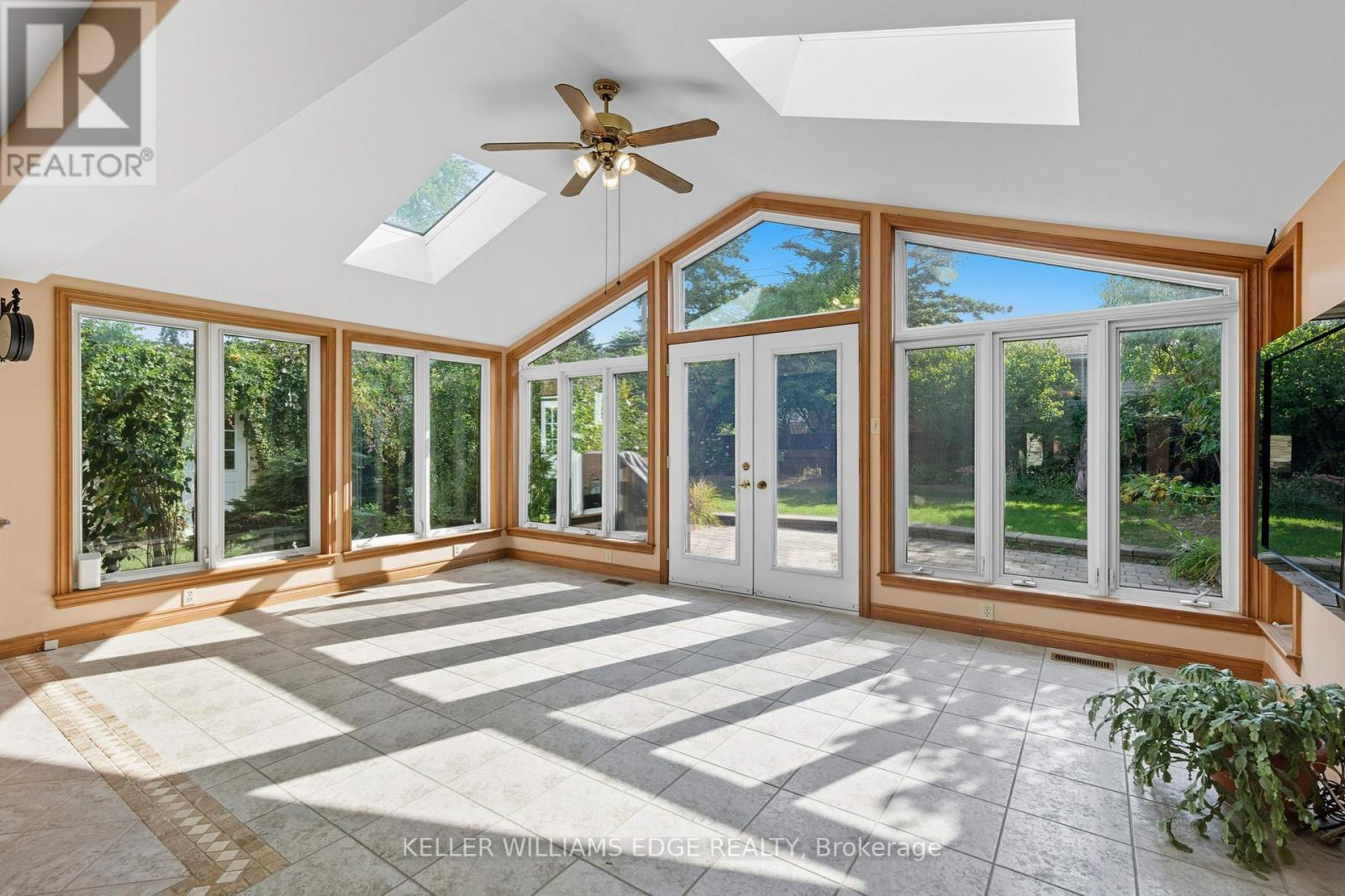 33 Goldfinch Road, Hamilton, ON - Indoor