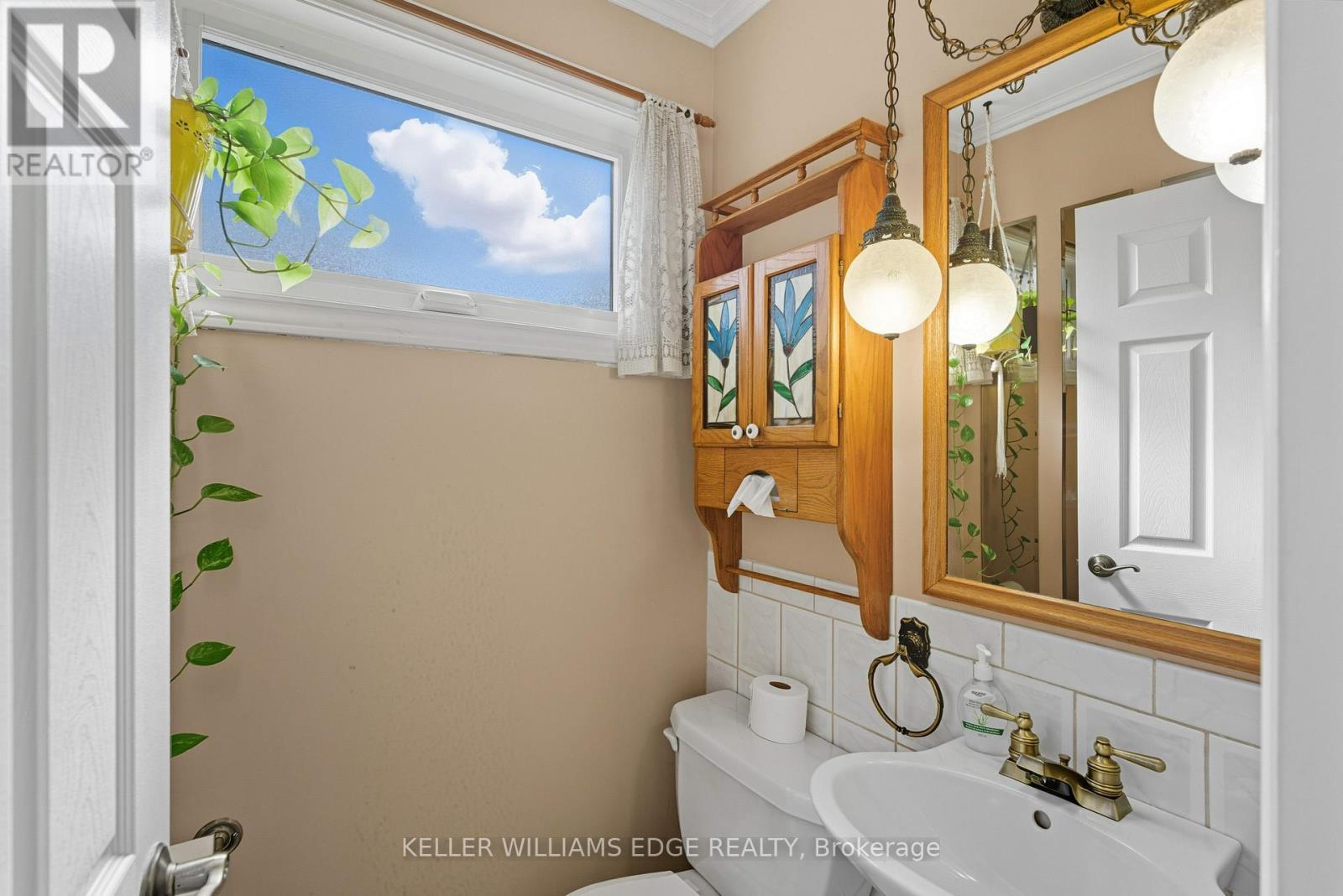 33 Goldfinch Road, Hamilton, ON - Indoor Photo Showing Bathroom