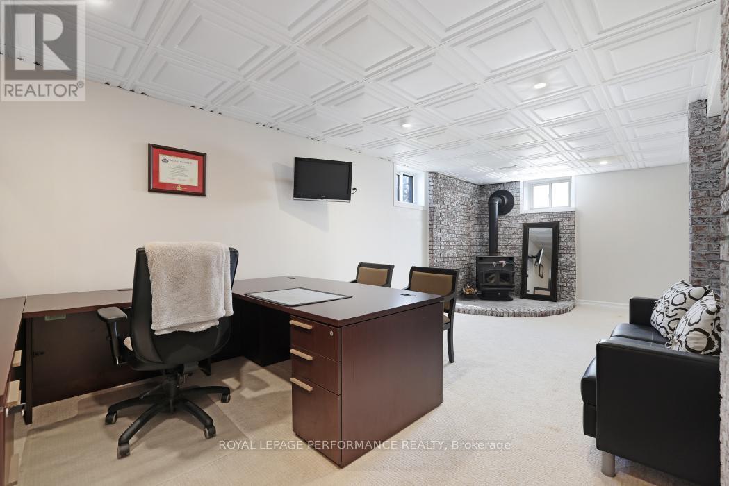 2002 Carp Road, Ottawa, ON