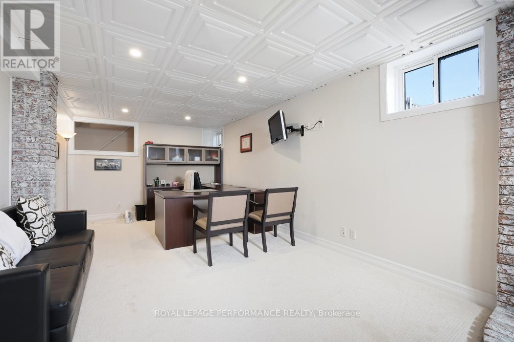 2002 Carp Road, Ottawa, ON