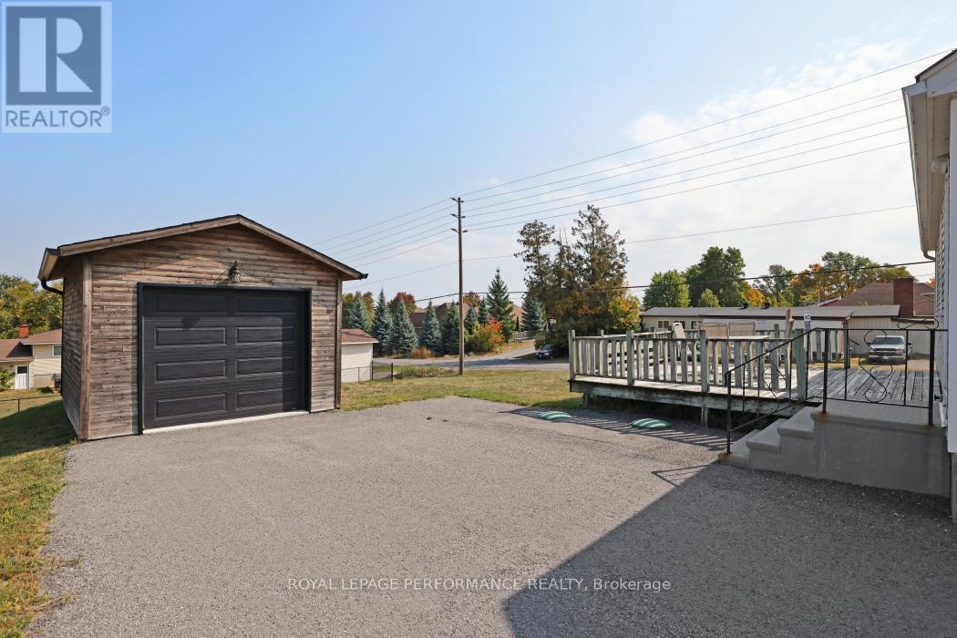 2002 Carp Road, Ottawa, ON