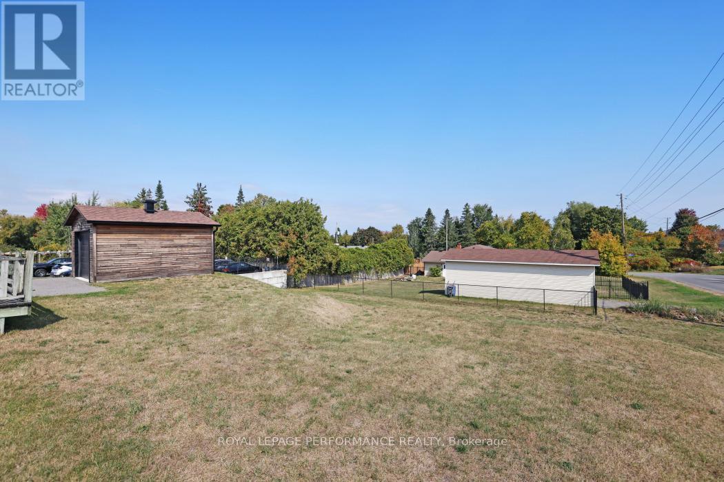 2002 Carp Road, Ottawa, ON