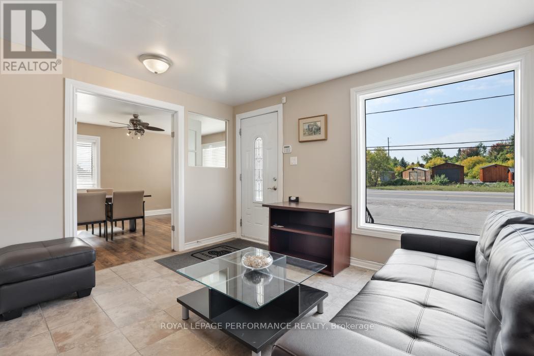 2002 Carp Road, Ottawa, ON