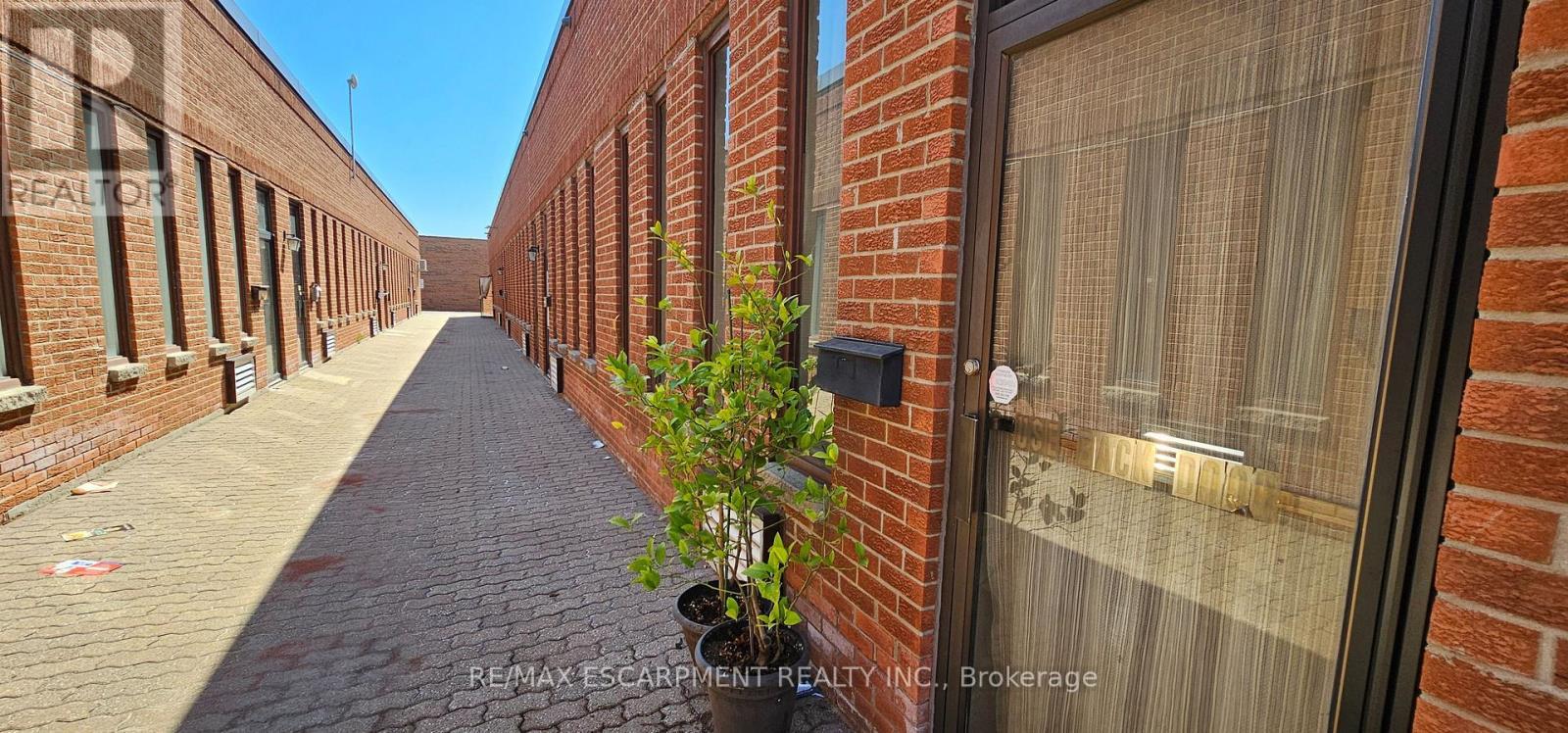 3 - 1075 Westport Crescent, Mississauga, ON