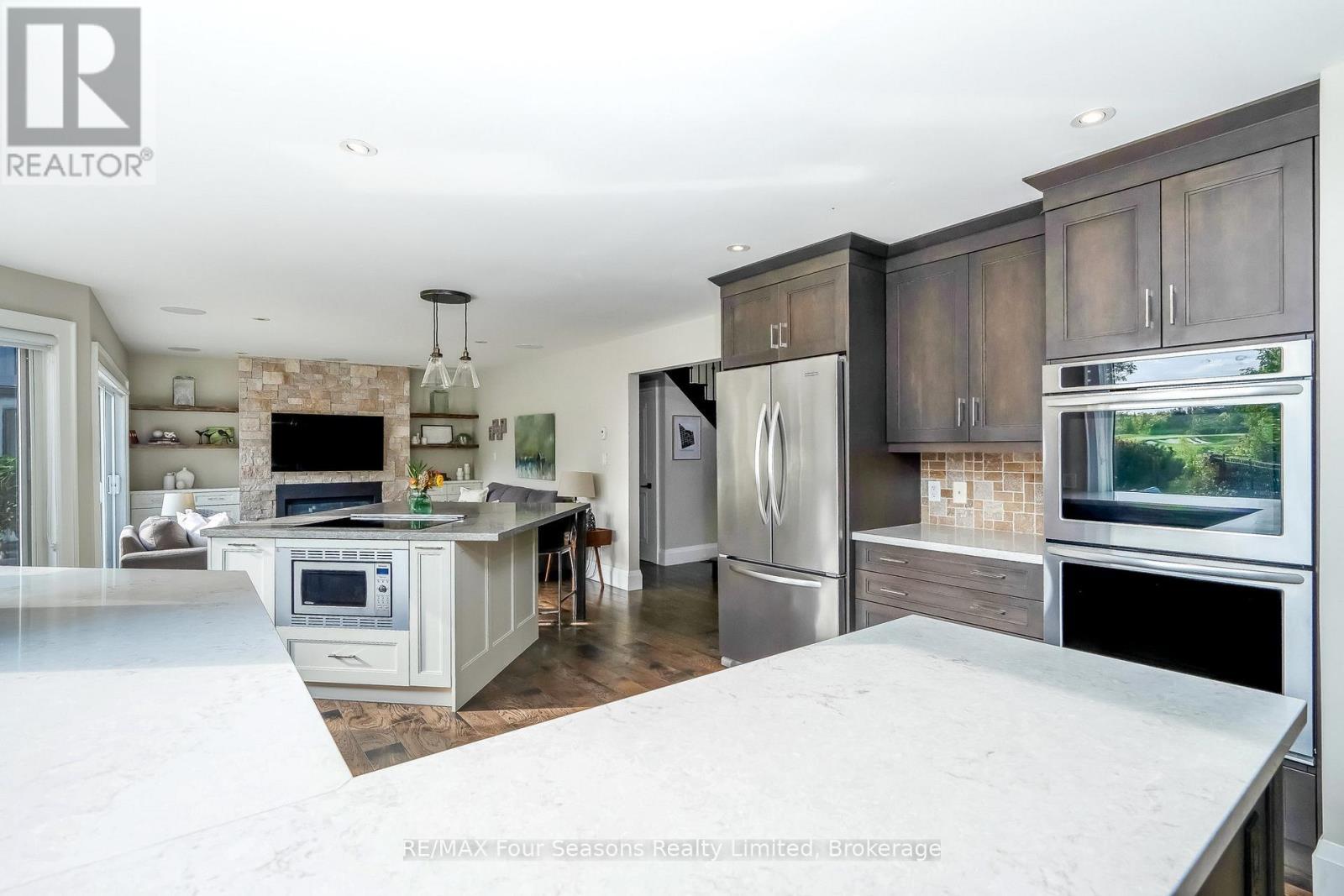 159 Indian Circle, Blue Mountains, ON - Indoor Photo Showing Kitchen