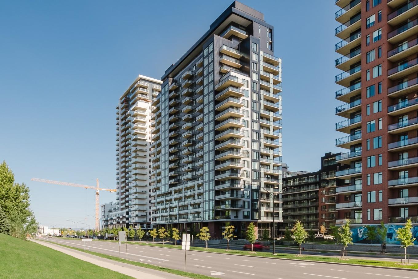 Frontage - 1602-5505 Boul. Du Quartier, Brossard, QC - Outdoor With Balcony With Facade