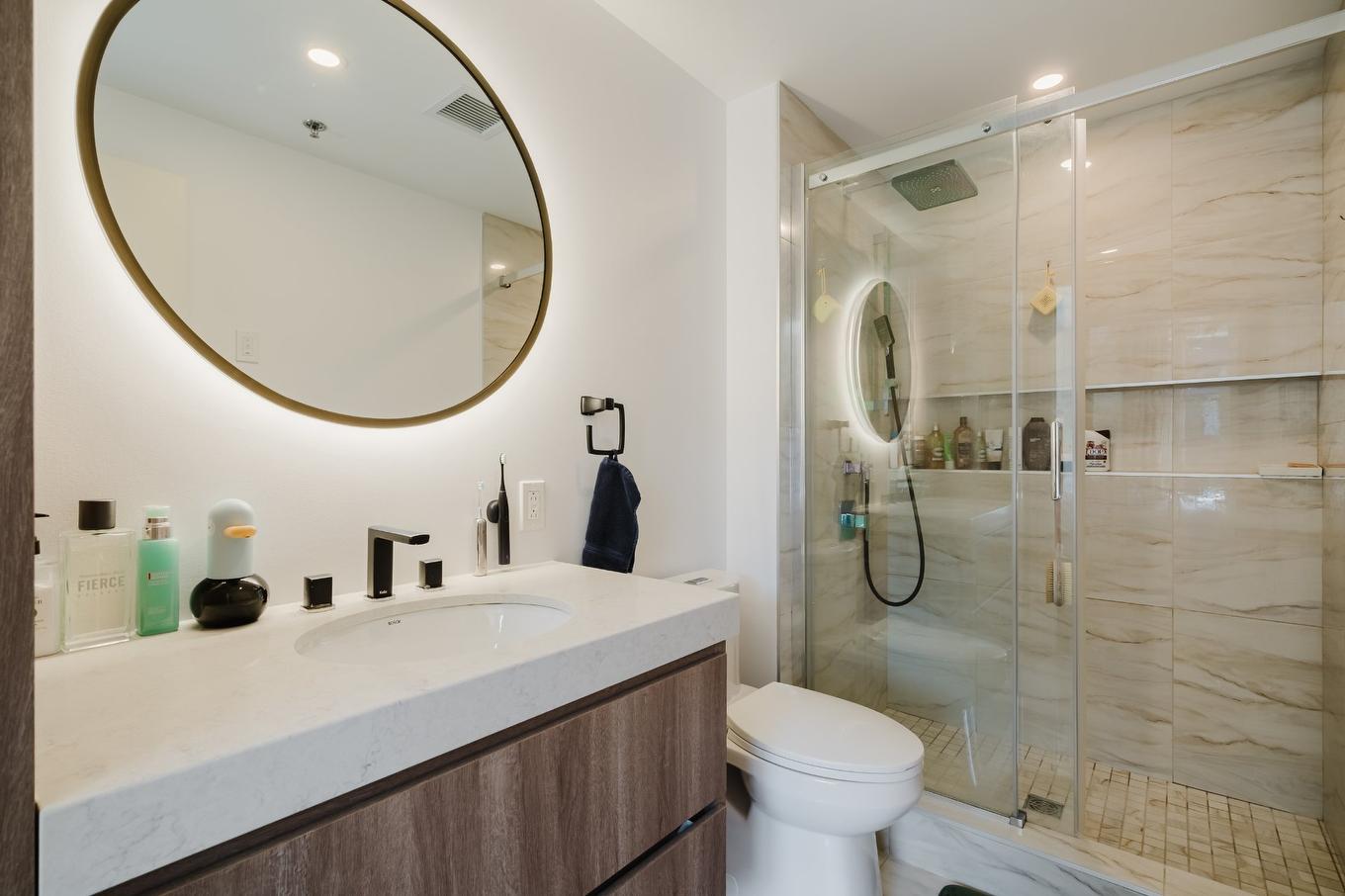 Bathroom - 1602-5505 Boul. Du Quartier, Brossard, QC - Indoor Photo Showing Bathroom