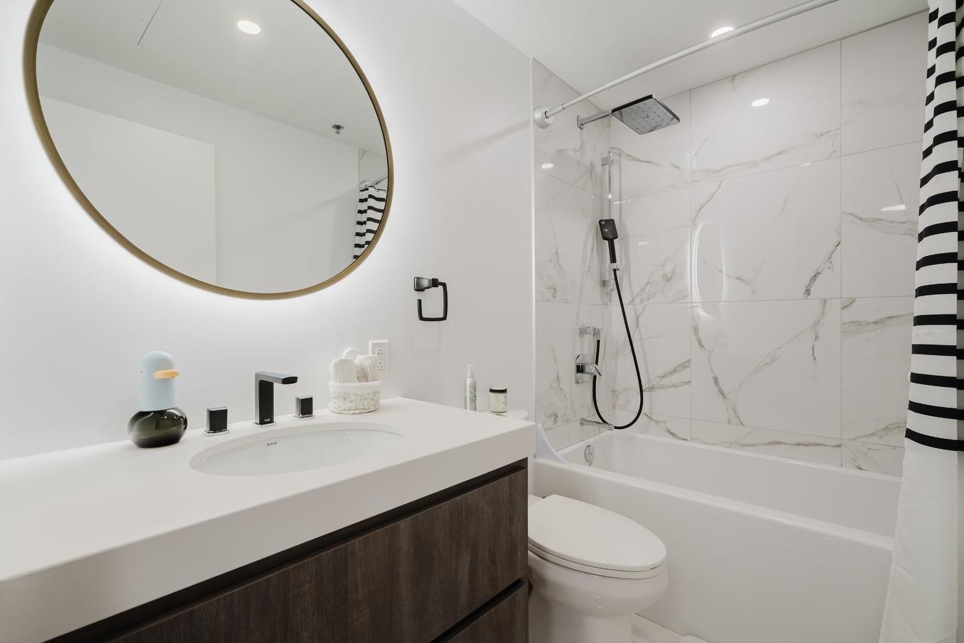 Bathroom - 1602-5505 Boul. Du Quartier, Brossard, QC - Indoor Photo Showing Bathroom