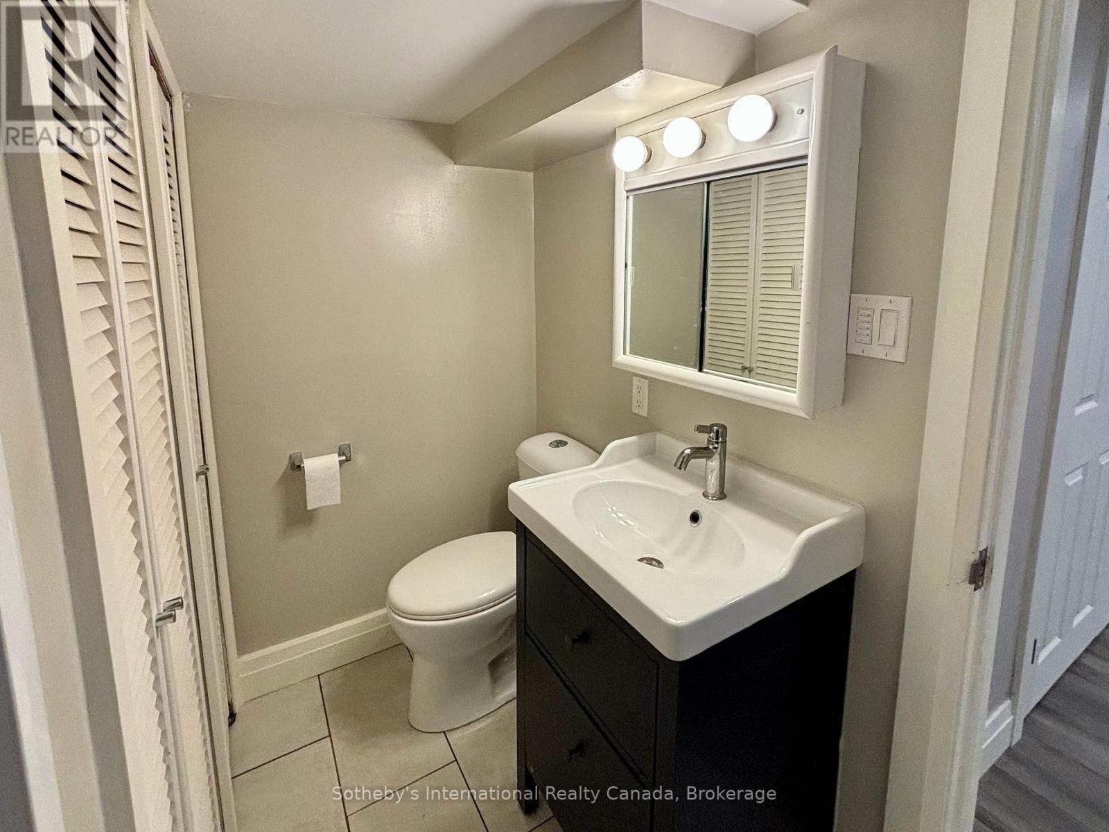 2 - 55 Courtice Crescent, Collingwood, ON - Indoor Photo Showing Bathroom