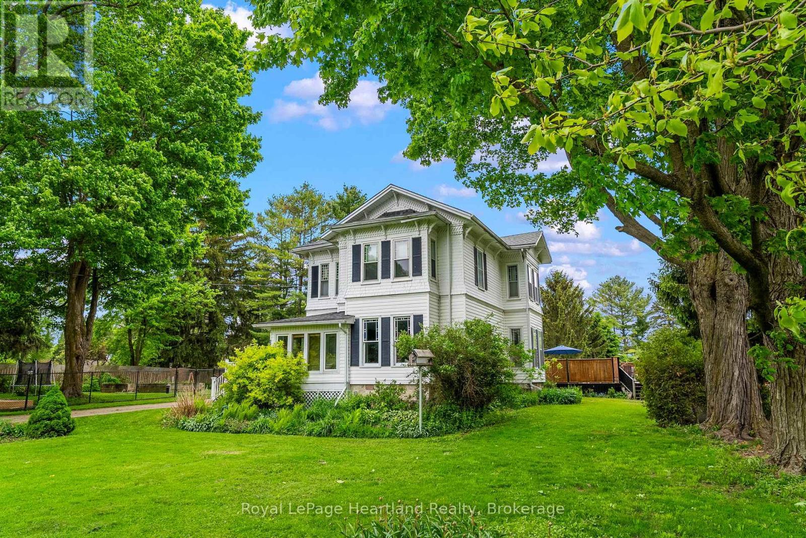 1047 Gibson Street, Howick, ON - Outdoor