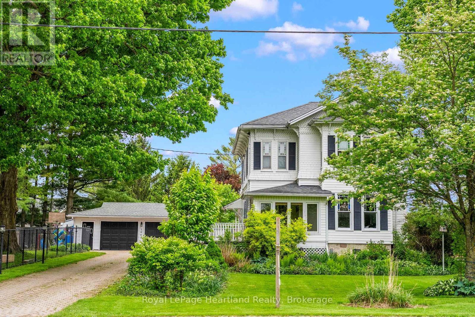 1047 Gibson Street, Howick, ON - Outdoor