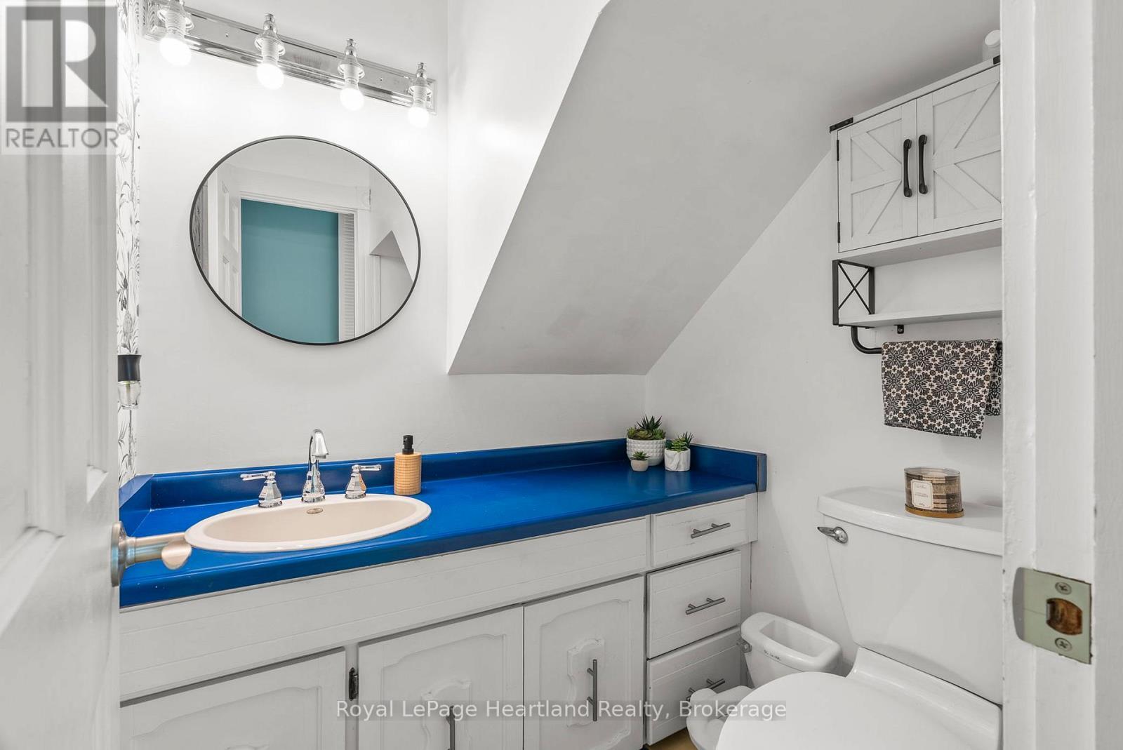 1047 Gibson Street, Howick, ON - Indoor Photo Showing Bathroom