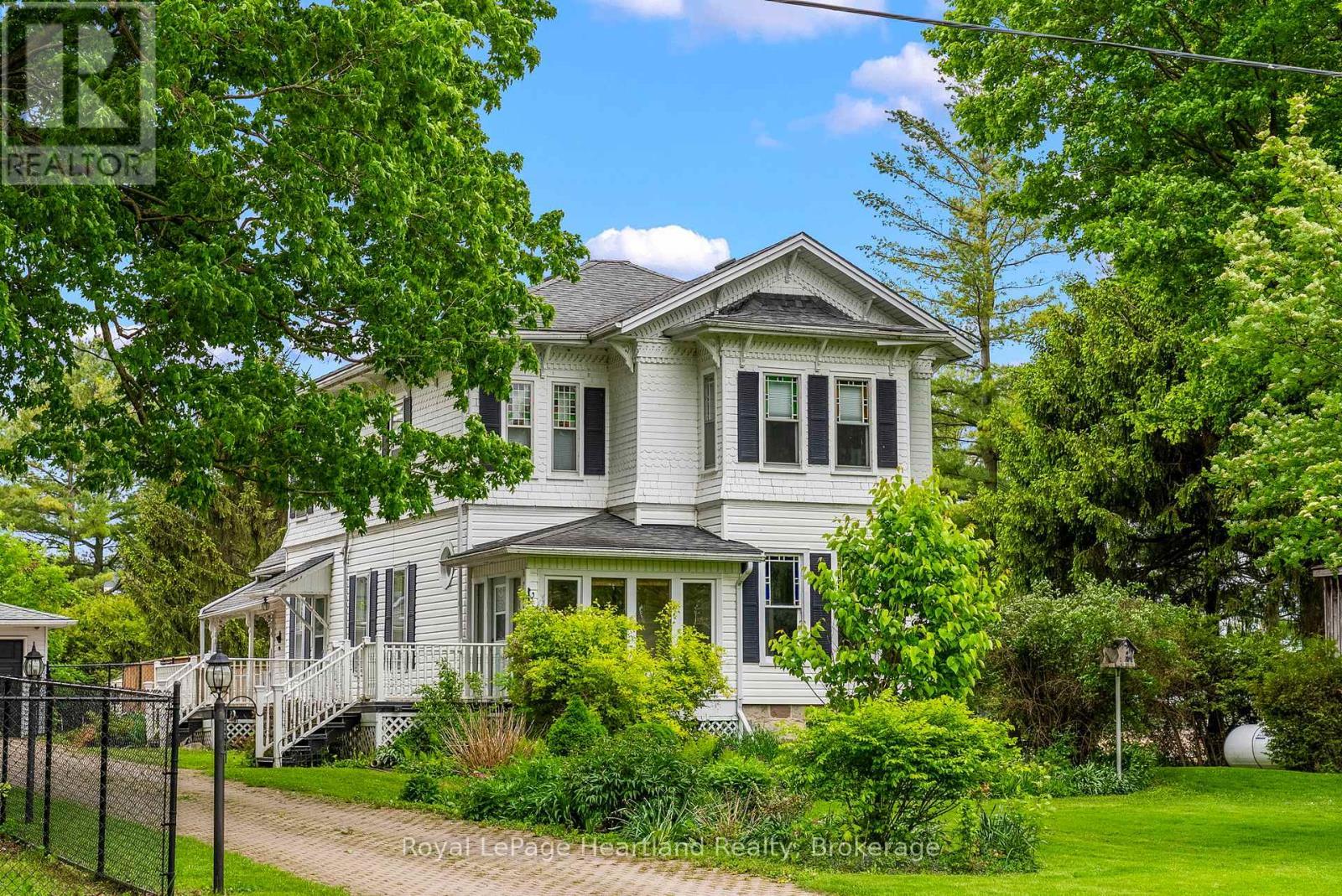 1047 Gibson Street, Howick, ON - Outdoor