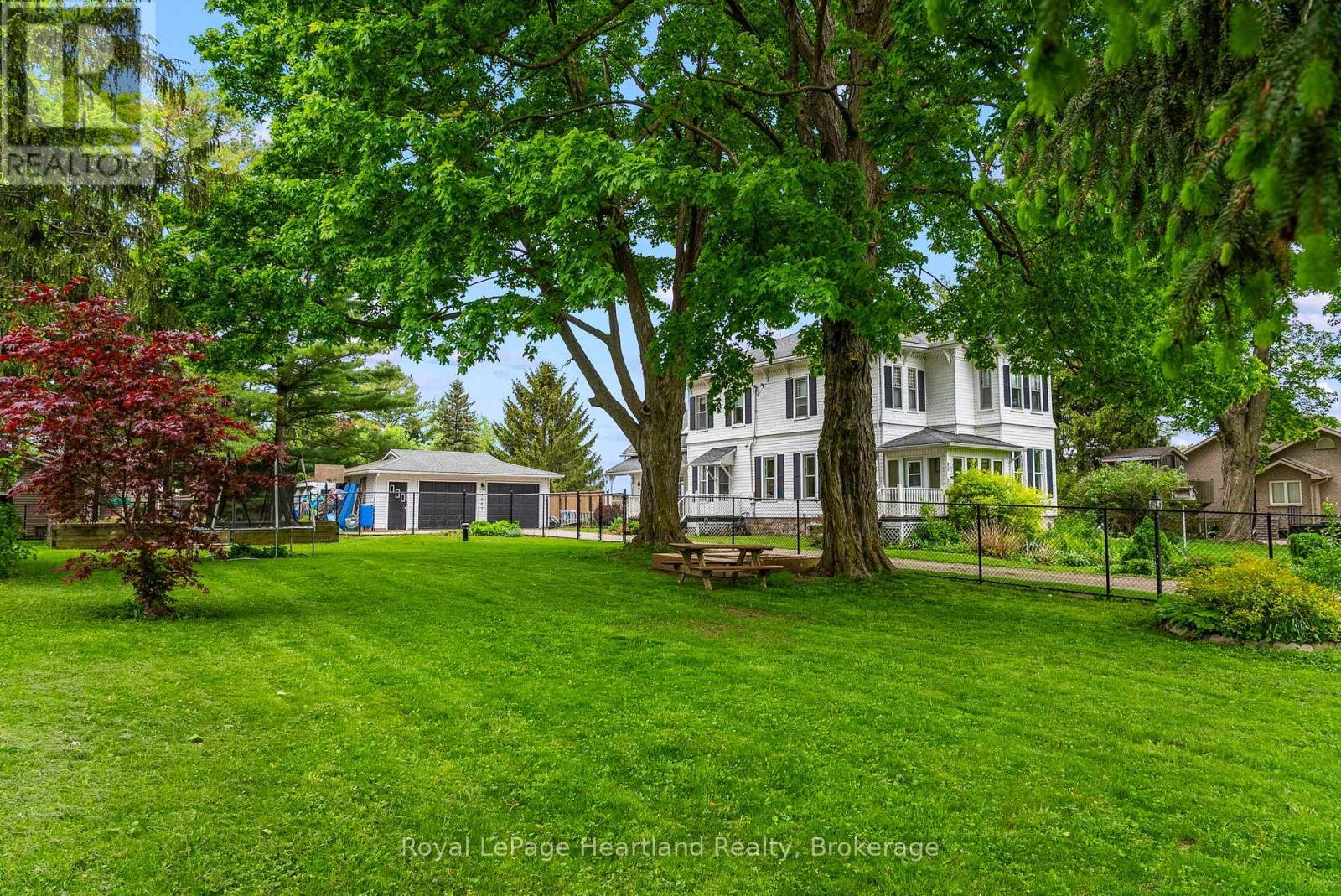 1047 Gibson Street, Howick, ON - Outdoor