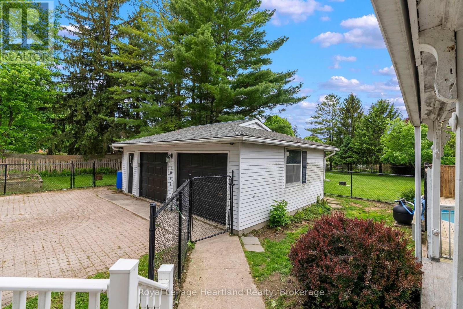 1047 Gibson Street, Howick, ON - Outdoor