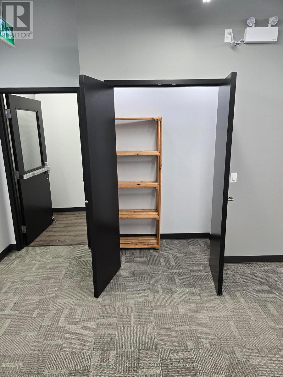 210 - 2310 St Laurent Boulevard N, Ottawa, ON