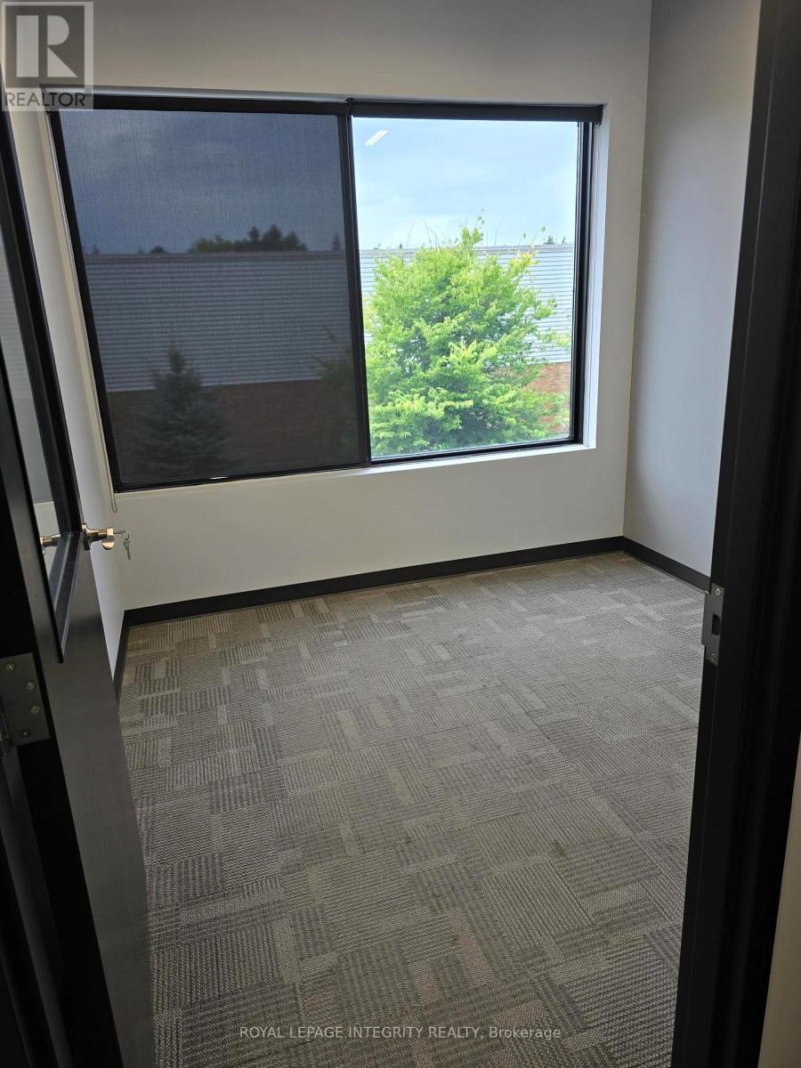 210 - 2310 St Laurent Boulevard N, Ottawa, ON