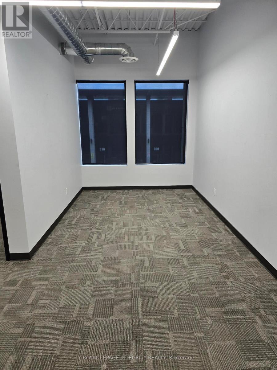 210 - 2310 St Laurent Boulevard N, Ottawa, ON