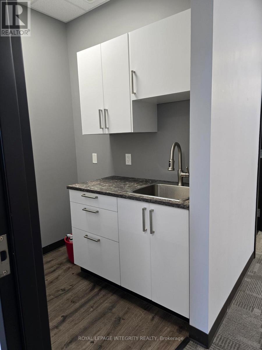 210 - 2310 St Laurent Boulevard N, Ottawa, ON