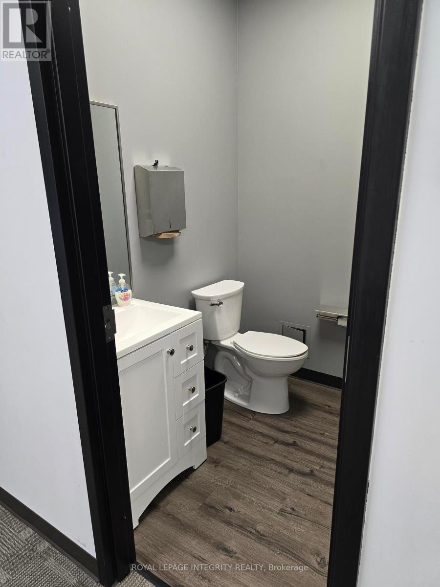 210 - 2310 St Laurent Boulevard N, Ottawa, ON